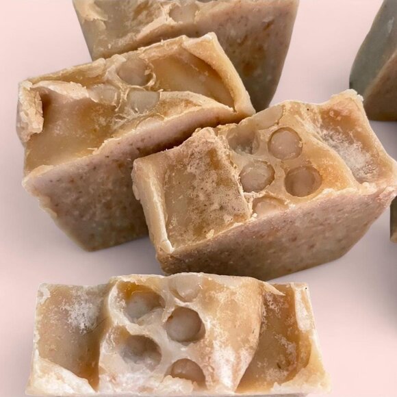 Honey and Oatmeal (Sweet Bee) Handmade‎ Cold Process Soap - Picture 3 of 6